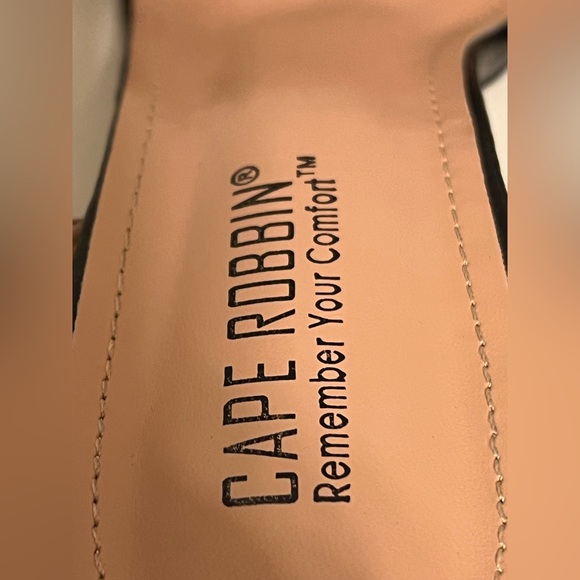 Cape Robbin Opale Square Open Toe Black Heels/Sandals, Size 10 - Picture 10 of 12